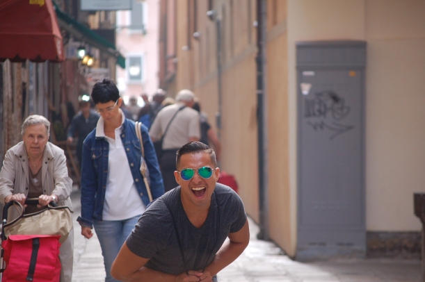 Walking along the streets of Venezia